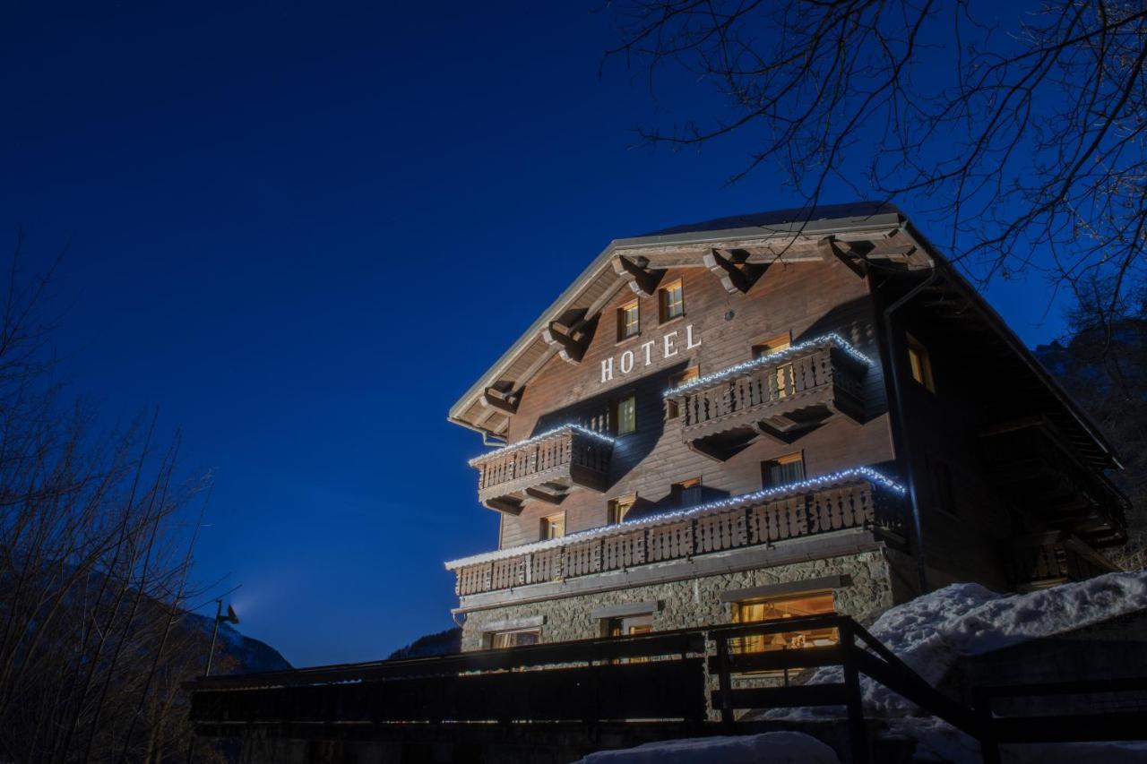 Hotel Rascard Valtournenche Kültér fotó