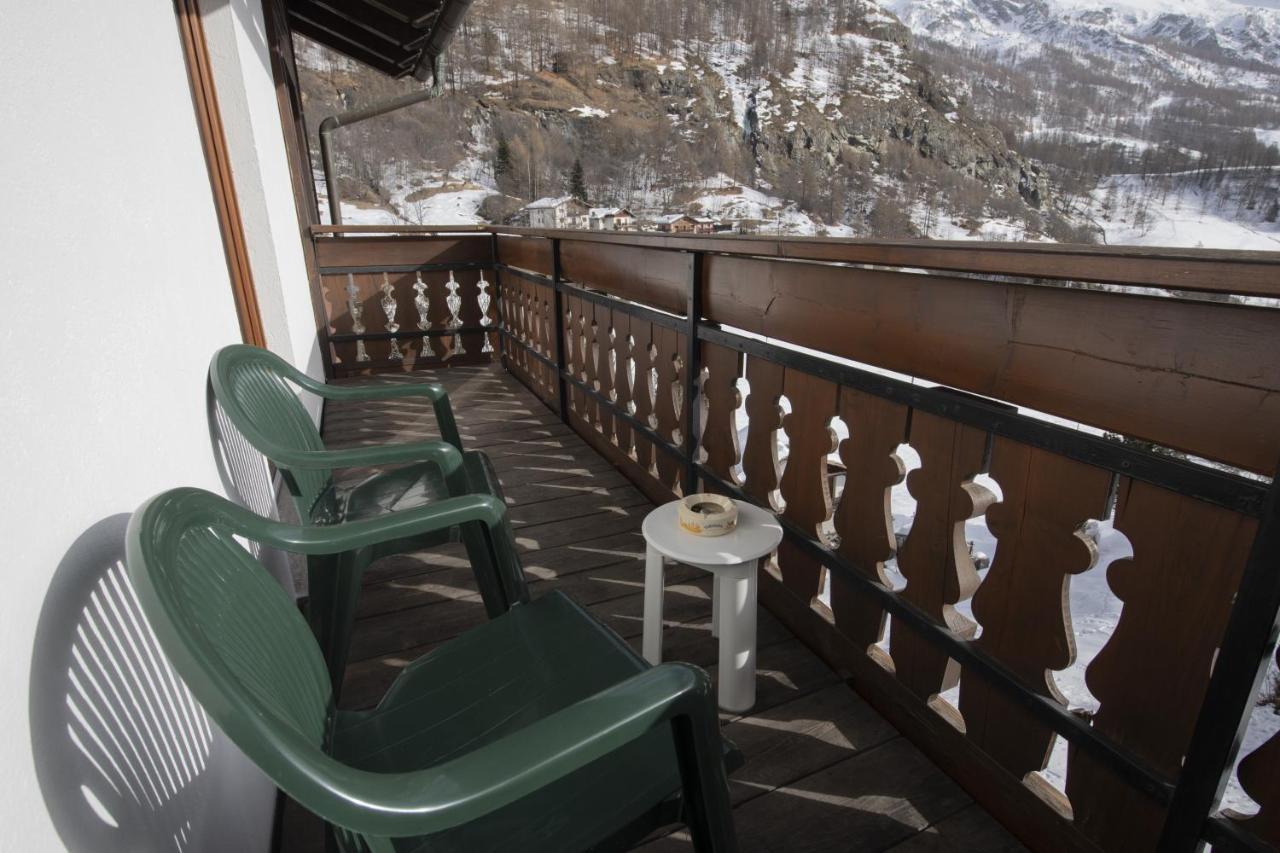 Hotel Rascard Valtournenche Kültér fotó